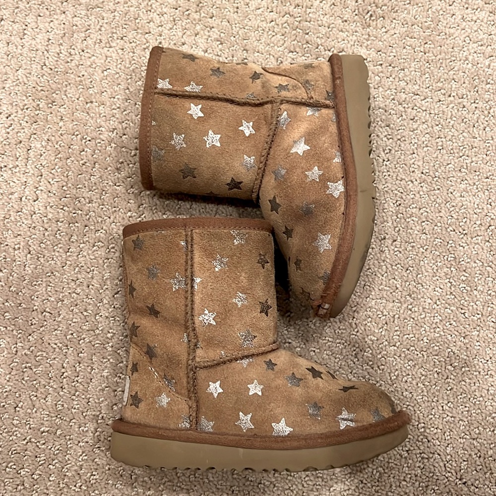 Ugg girls star boots size 10